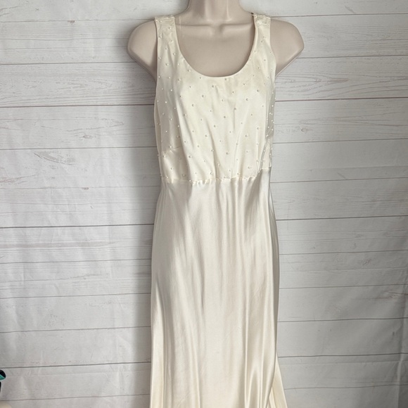 Victoria's Secret Size M Ivory Beaded Wedding Slip Dress negligée 100% Silk